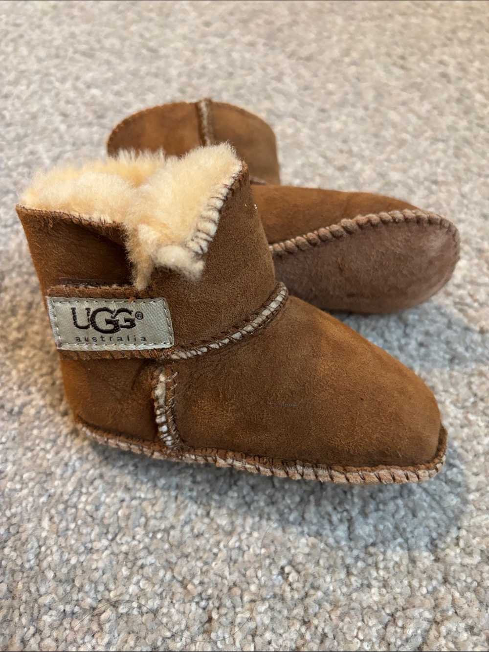 UGG Infant Chestnut Suede Sheepskin Booties baby size M (12-18 months)
